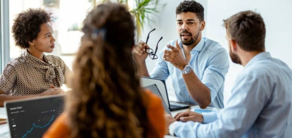 Why You Need Professional Real Estate Advisory Services in Pune